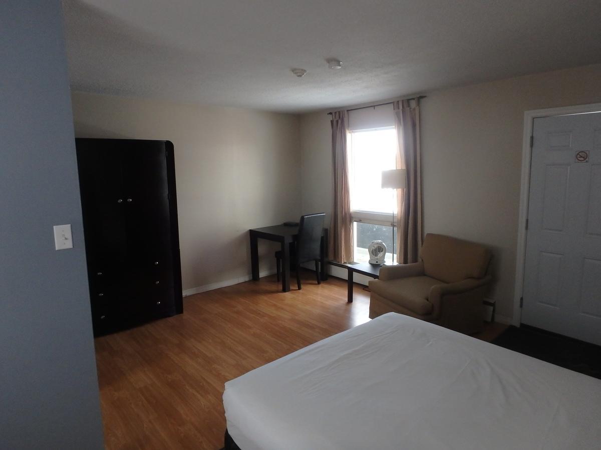 Wheel Inn Motel New Liskeard ภายนอก รูปภาพ