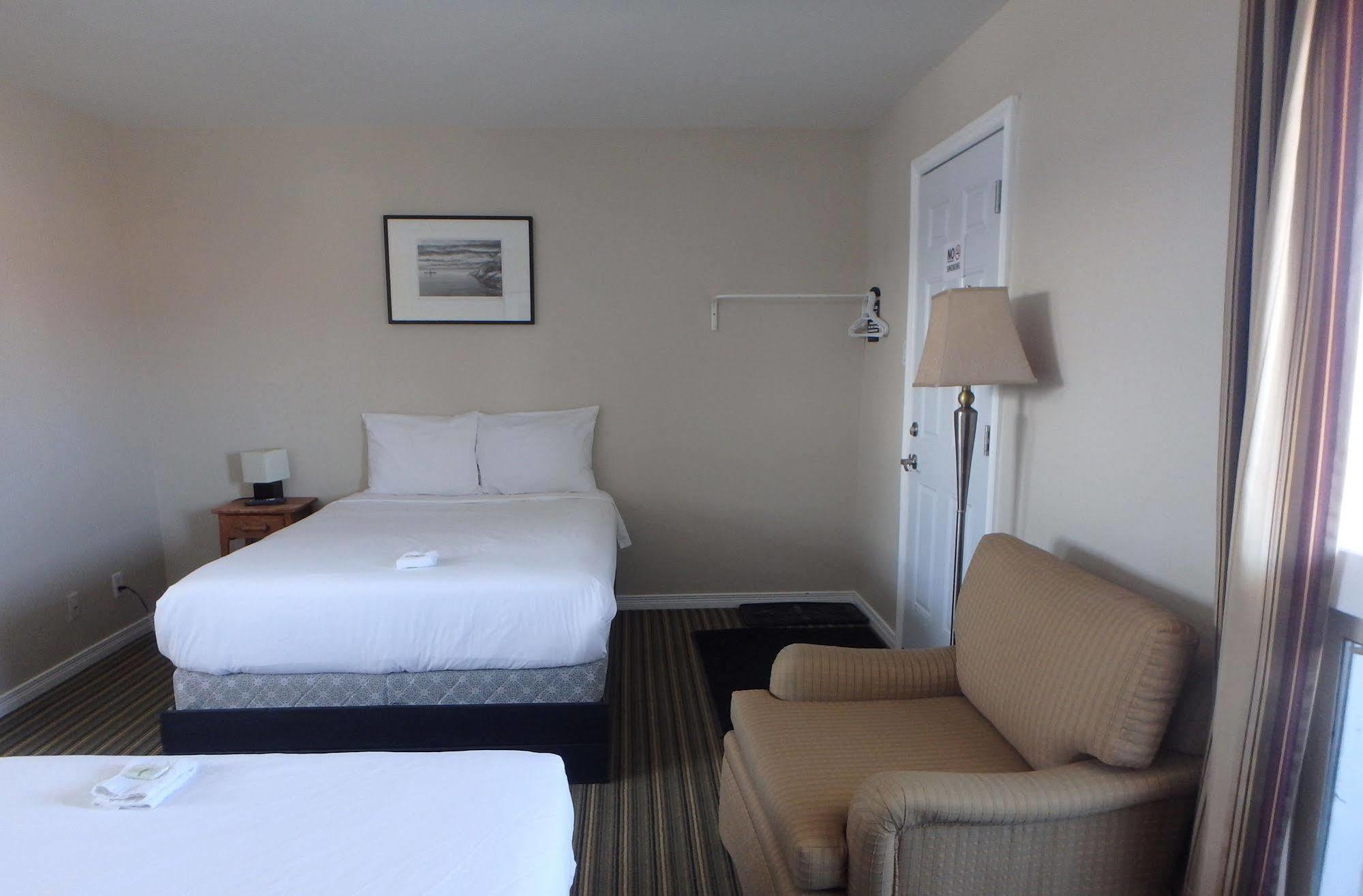 Wheel Inn Motel New Liskeard ภายนอก รูปภาพ