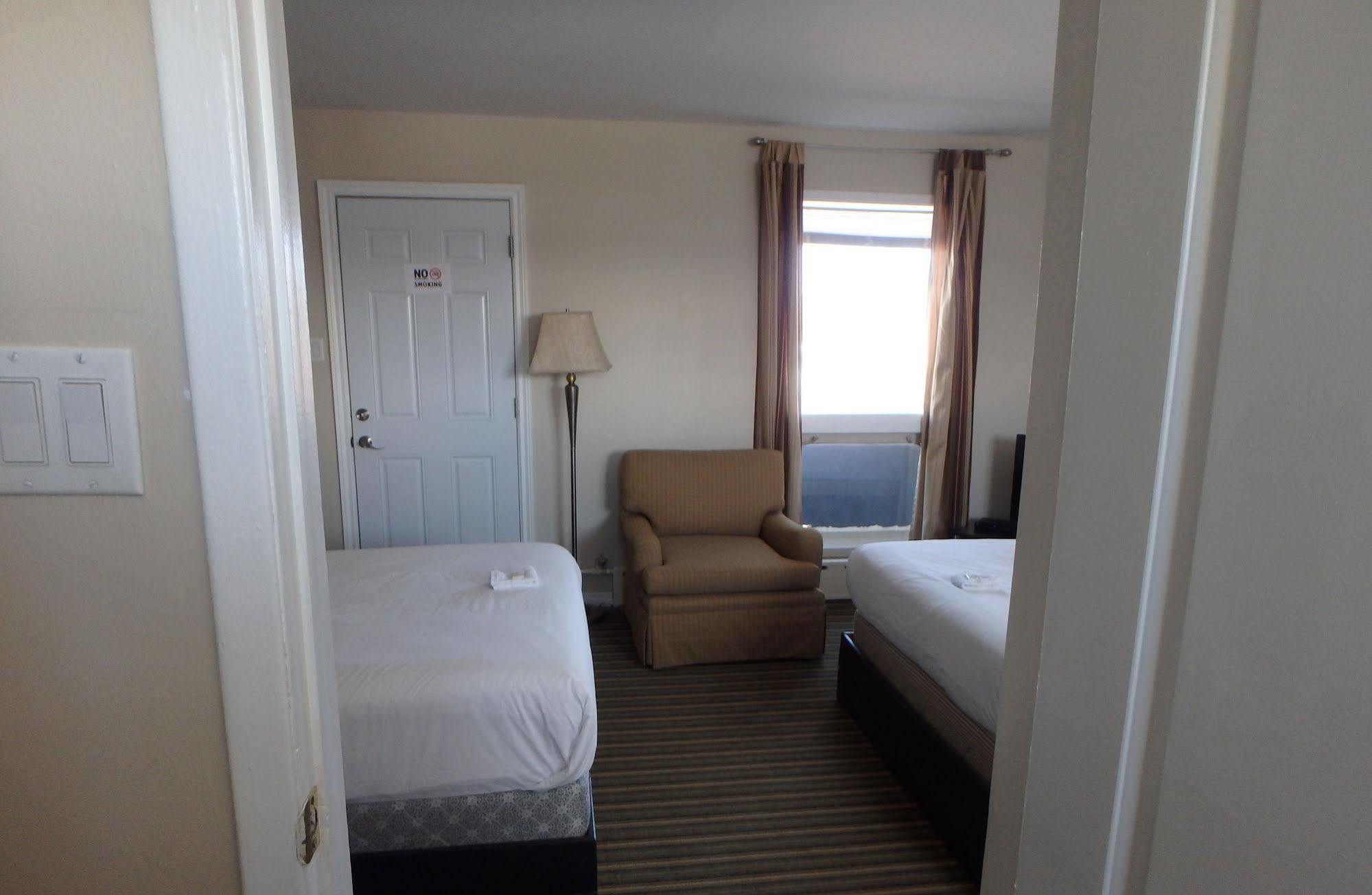 Wheel Inn Motel New Liskeard ภายนอก รูปภาพ