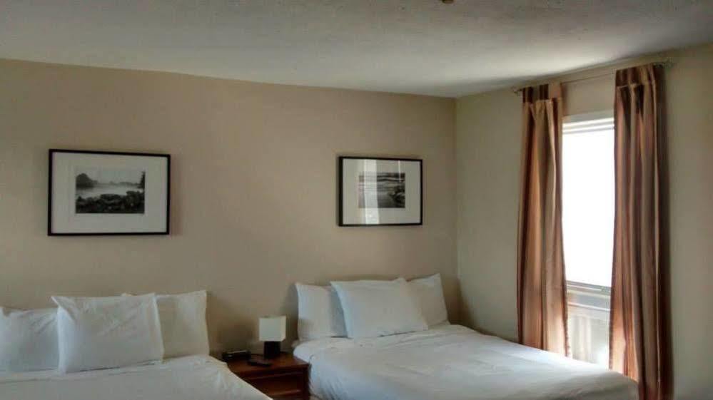 Wheel Inn Motel New Liskeard ภายนอก รูปภาพ